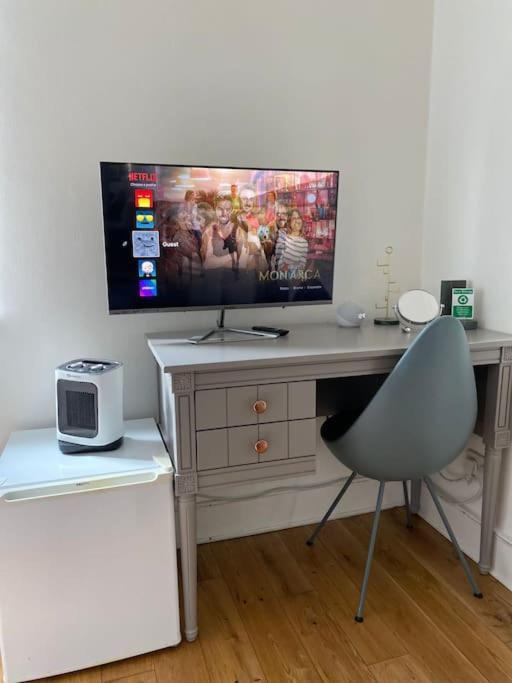 2 Bedroom Flat In Camberwell Green - Central Location With Excellent Connections To Tourist Attractions And Main London Airports 외부 사진