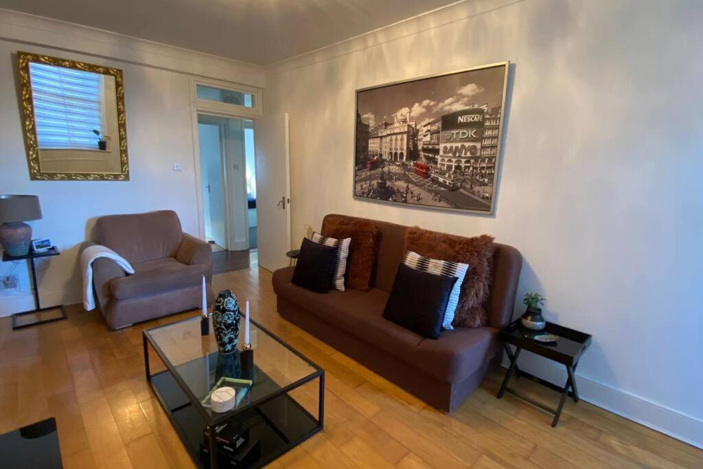 2 Bedroom Flat In Camberwell Green - Central Location With Excellent Connections To Tourist Attractions And Main London Airports 외부 사진