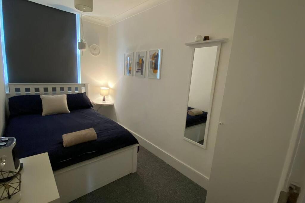 2 Bedroom Flat In Camberwell Green - Central Location With Excellent Connections To Tourist Attractions And Main London Airports 외부 사진