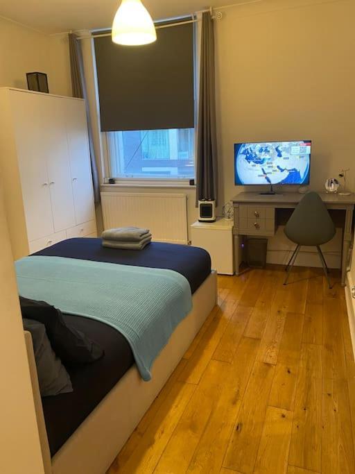 2 Bedroom Flat In Camberwell Green - Central Location With Excellent Connections To Tourist Attractions And Main London Airports 외부 사진